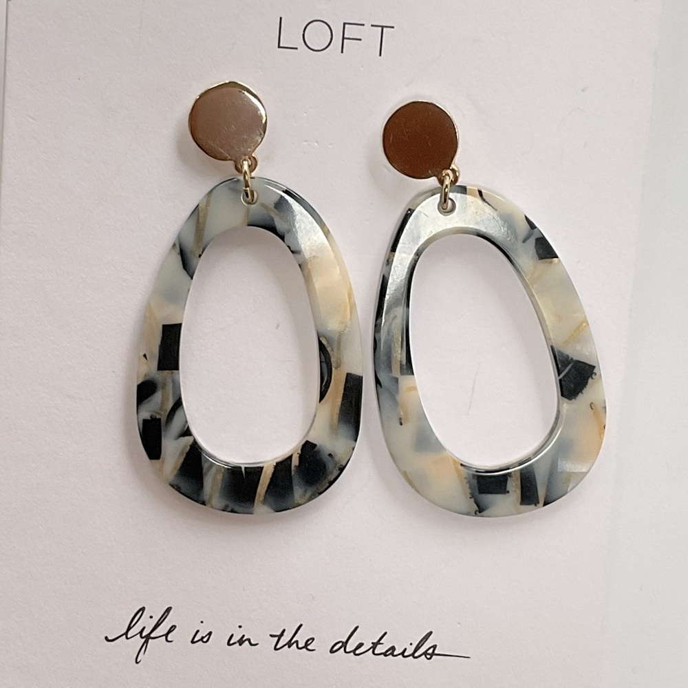 Ann Taylor Loft fashion resin dangle statement earrings